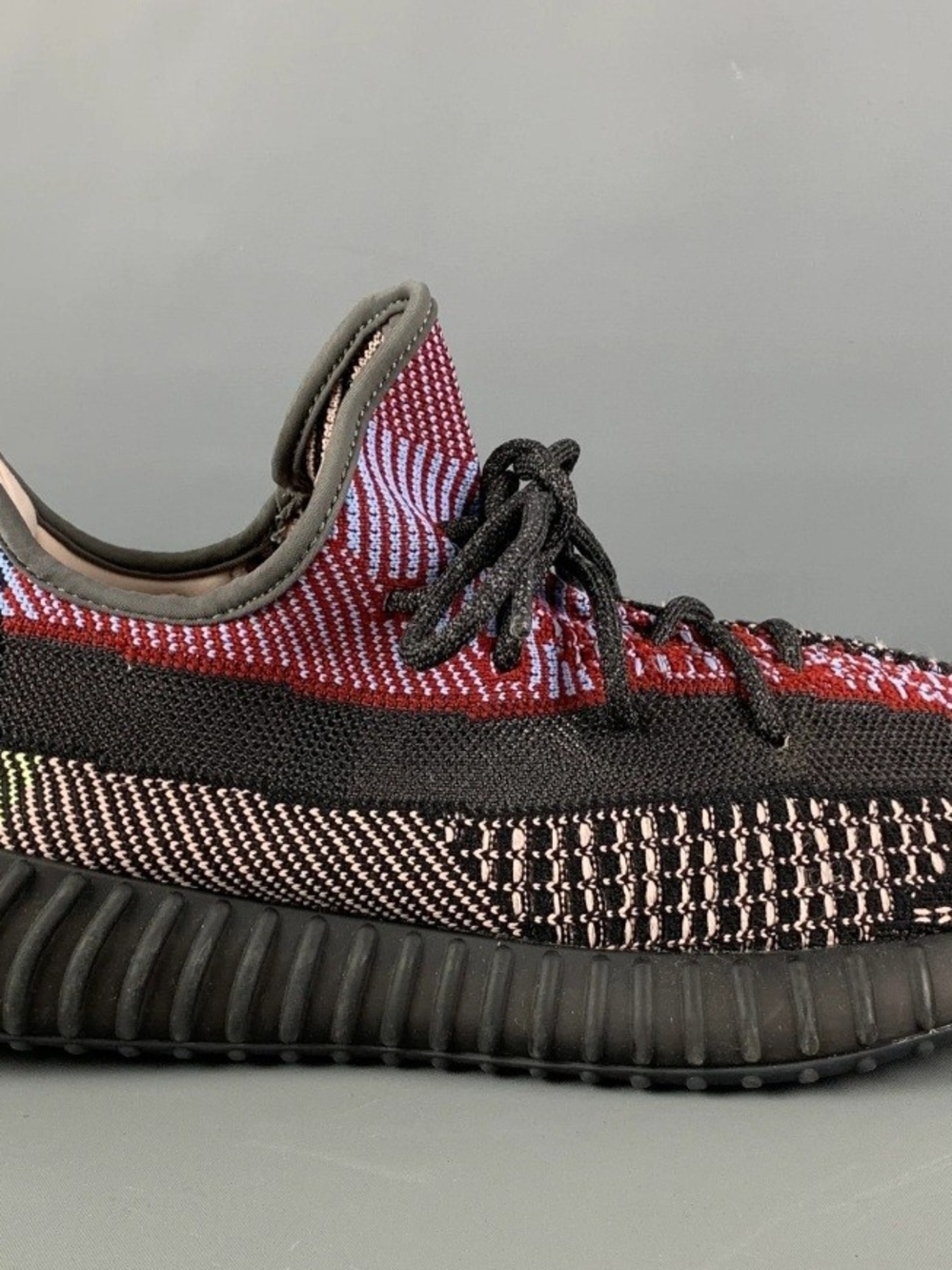 Men's Running Sneakers - Black and Burgundy Knit